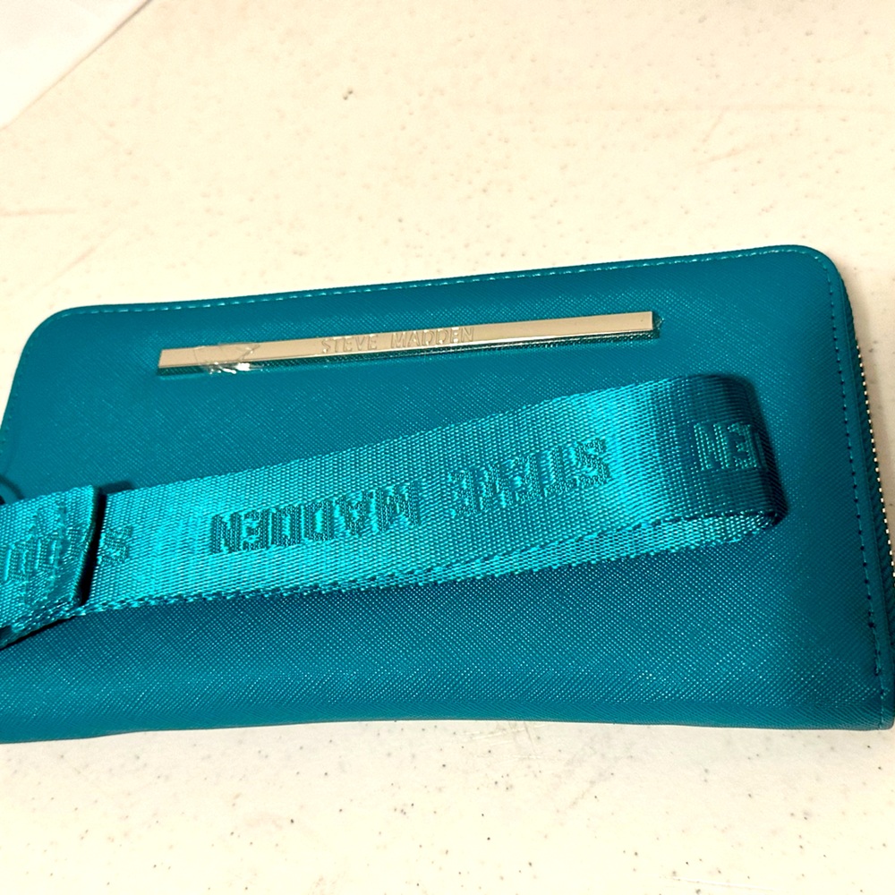 NWT Steve Madden Wristlet Wallet Teal